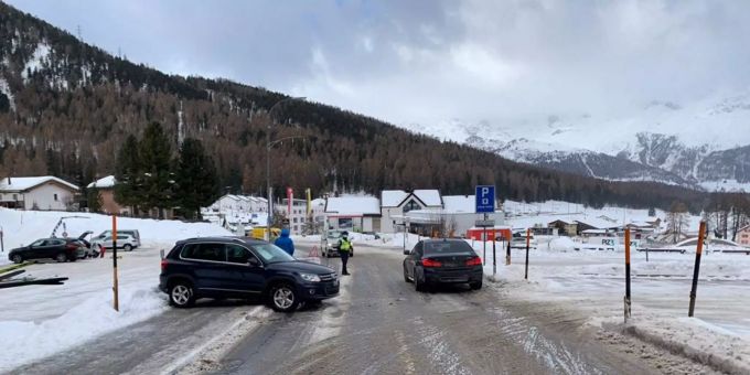 Durch die Kollision erlitt die Frau leichte Verletzungen. Unfall