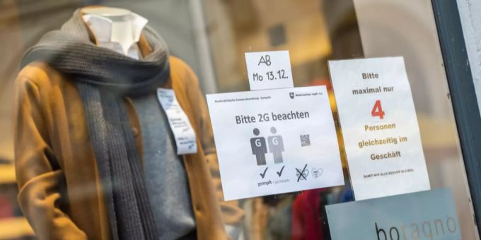 Aufgrund der 2G-Regelung ist in Deutschland das Weihnachtsgeschäft sehr schlecht gelaufen. weihnachtsgeschäft