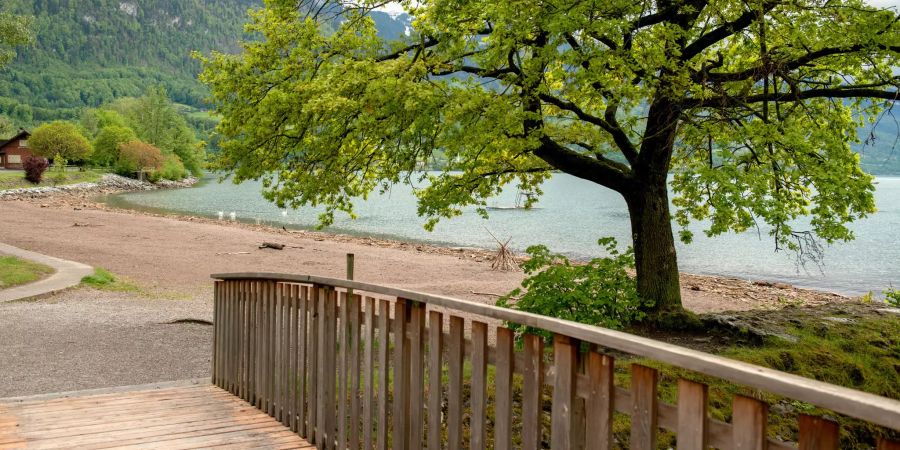 Der Walensee in Walenstadt im Wahlkreis Sarganserland im Kanton St. Gallen.