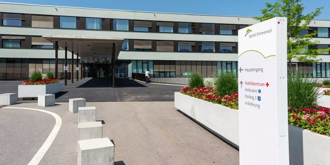 Haupteingang des Spital Emmental in Burgdorf. Haupteingang des Spital Emmental in Burgdorf.
