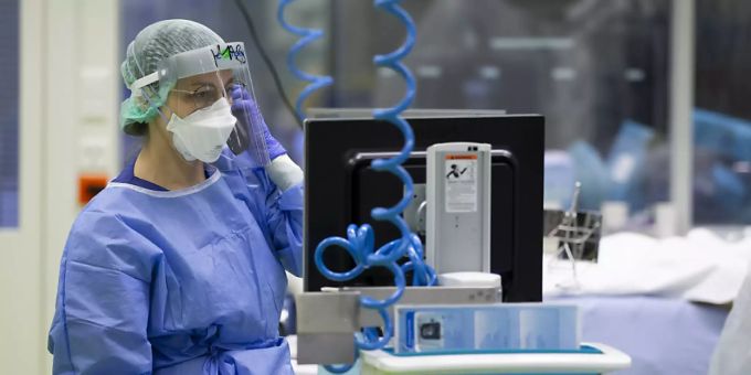 Die Intensivstationen in den Spitälern sind zurzeit zu 77,9 Prozent ausgelastet. 21,1 Prozent der verfügbaren Betten werden von Covid-19-Patienten belegt. (Archivbild) Die Intensivstationen in den Spitälern sind zurzeit zu 77,9 Prozent ausgelastet. 21,1 Prozent der verfügbaren Betten werden von Covid-19-Patienten belegt. (Archivbild)