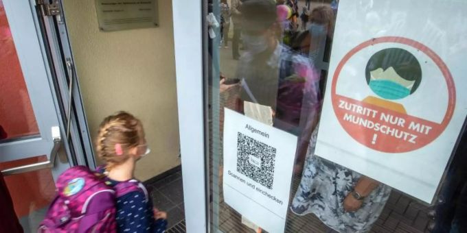 «Neue Dimension» - Skeptiker-Eltern gehen wegen Masken auf Lehrer los