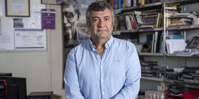 Regisseur Mano Khalil kam einst als syrisch-kurdischer Flüchtling in die Schweiz. Heute startet sein teilweise autobiografischer Film «Nachbarn» in den Deutschschweizer Kinos. Regisseur Mano Khalil kam einst als syrisch-kurdischer Flüchtling in die Schweiz. Heute startet sein teilweise autobiografischer Film «Nachbarn» in den Deutschschweizer Kinos.