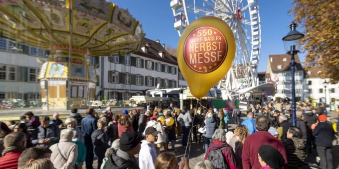 «Wartezeiten» - Basler Herbstmesse sperrt wegen Ansturm Bereiche ab
