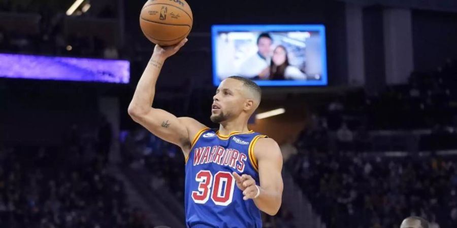 Überragte beim Warriors-Sieg gegen Atlanta: Stephen Curry. Foto: Jeff Chiu/AP/dpa