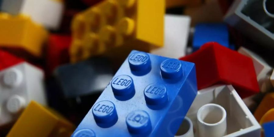 Lego will bis 2030 eigenen Angaben zufolge alle Bausteine aus nachhaltigen Materialien produzieren. Foto: Karl-Josef Hildenbrand/dpa