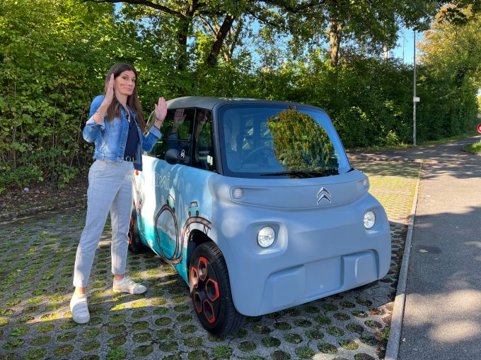 Der Preis macht den Citroen Ami besonders attraktiv. Er gehört zu den günstigsten Elektroautos überhaupt. Cyndie mit Ami