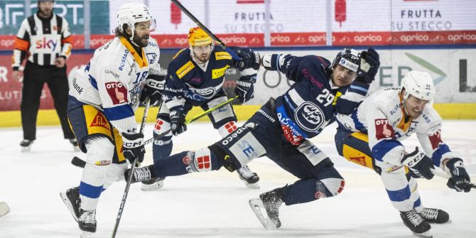 EV Zug Ambri-Piotta