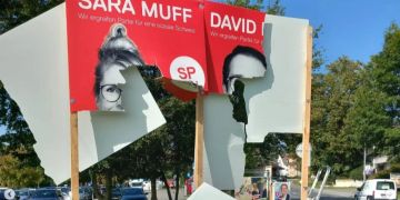zerrissene wahlplakate