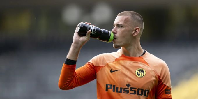 Anthony Racioppi bleibt die Nummer 1 im Tor von YB. Anthony Racioppi YB