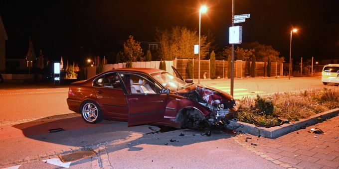 Rorschacherberg SG - Fahrunfähig mit Auto in Kandelaber gekracht