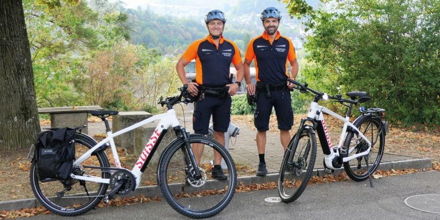 Gemeindepolizisten mit E-Bikes