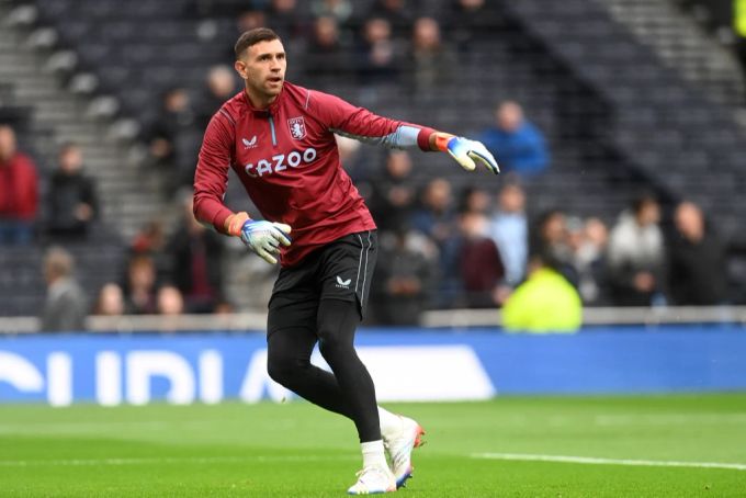 Emiliano Martínez steht bei Aston Villa unter Vertrag. Martínez