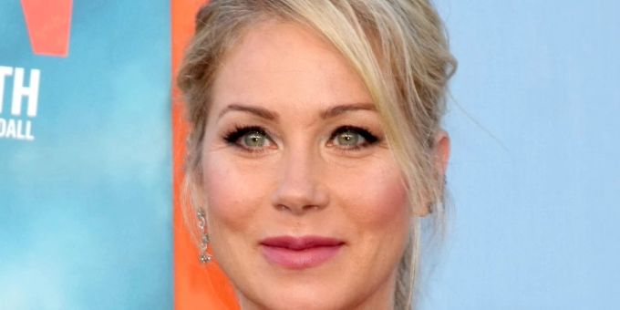 Christina Applegate ging im August 2021 mit ihrer MS-Diagnose an die Öffentlichkeit. christina applegate