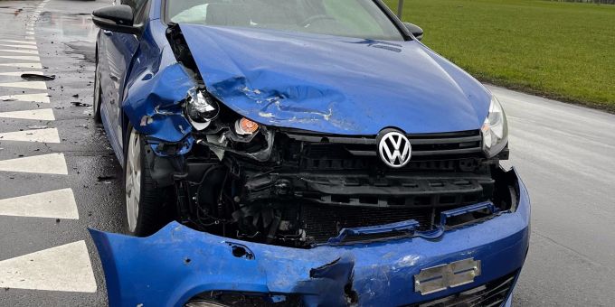 Kriessern: Unfall beim Linksabbiegen Kriessern: Unfall beim Linksabbiegen