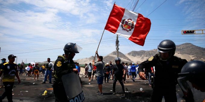 Anhänger des gestürzten Präsidenten von Peru Castillo protestierten am vergangenen Donnerstag auf der Panamerikanischen Nordautobahn. Peru