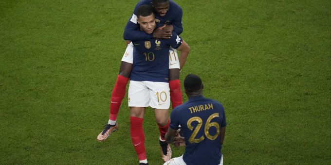 Kylian Mbappé trifft an der WM 2022 auch gegen Polen doppelt. Wm 2022