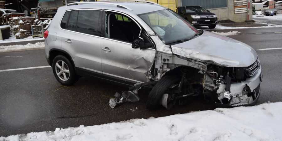 Beim einem Unfall in Heiden AR entstand am Auto ein Totalschaden.