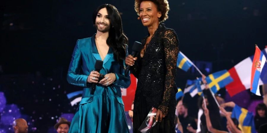 Kiesbauer (li., mit Conchita Wurst)