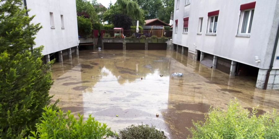 Garagen und Keller wurden teils überflutet.