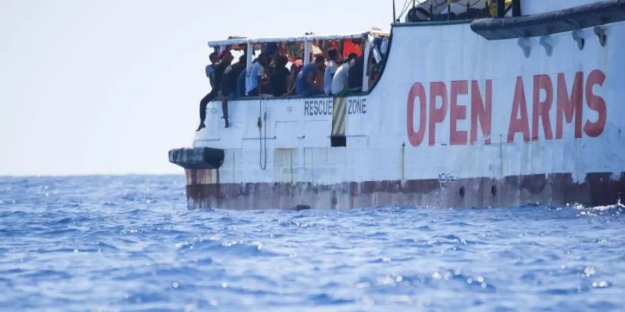 Das Rettungsschiff «Open Arms» vor der Küste von Lampedusa. Foto: Friedrich Bungert/SeaWatc