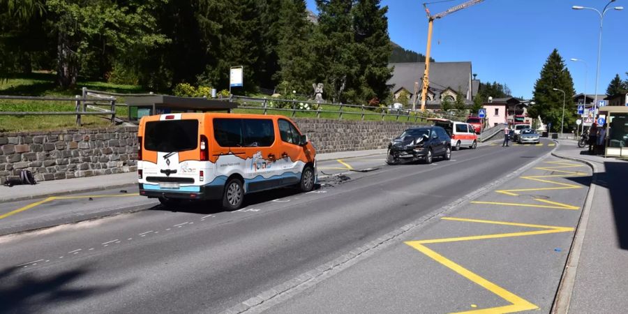 Frontalkollision fordert zwei leicht Verletzte