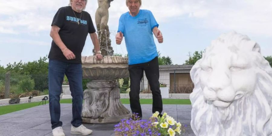 Karl-Heinz Ulrich (l) und sein Bruder Bernd denken daran, etwas kürzerzutreten. Aber noch nicht so bald. Foto: Silas Stein