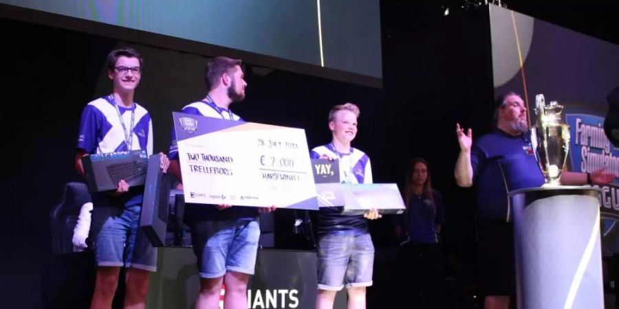 Die Sieger des ersten Stopps der Farming Simulator League. Foto: GIANTS Software