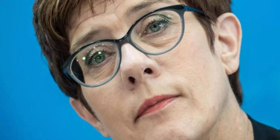 CDU-Chefin Annegret Kramp-Karrenbauerie wechselt nun doch ins Kabinett und wird Verteidigungsministerin. Foto: Michael Kappeler