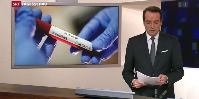 «Tagesschau»-Moderator Florian Inhauser musste für einmal auf Notizen zurückgreifen – beim SRF funktionierte am Mittwochabend der Teleprompter nicht. SRF Tagesschau