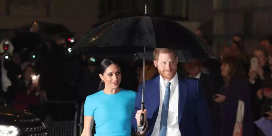 Von April an verzichten Prinz Harry und Herzogin Meghan auf die Anrede «Königliche Hoheit». Foto: Steve Parsons/PA Wire/dpa