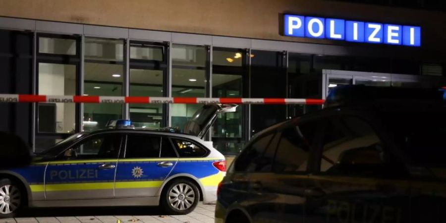 Der Tatort vor einer Polizeistation in Gelsenkirchen Anfang Januar. Foto: Rene werner/IDA NewsMedia/dpa