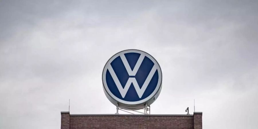 Kurzarbeit steht wegen der Folgen der Corona-Krise für rund 80.000 VW-Beschäftigte in Deutschland an. Foto: Sina Schuldt/dpa