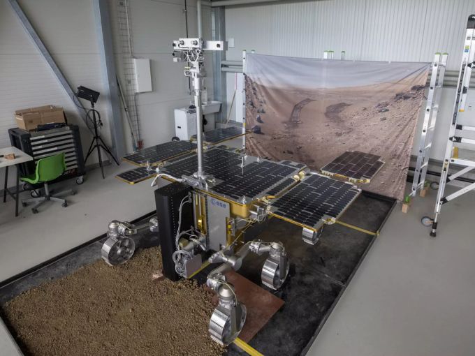 Der ExoMars-Rover «Rosalind Franklin» im Technologiezentrum in Witterswil SO. exomars-rover