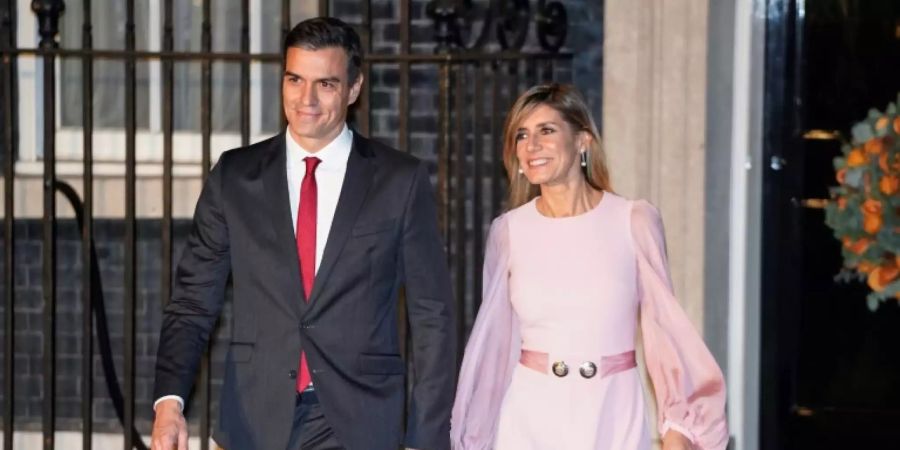 Sánchez und seine Frau Begoña Gómez bei einem Besuch in London im Dezember