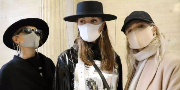 Style und Schutz: Der Coronavirus findet seinen Widerhall auch in der Mode. Fashionistas