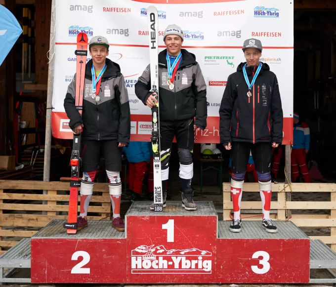 Das Podest bei den Männern: Colin Knüsel (l.) belegt hinter Noah Reichmuth (m.) und vor Raphael Muntwiler (r.) den zweiten Rang.