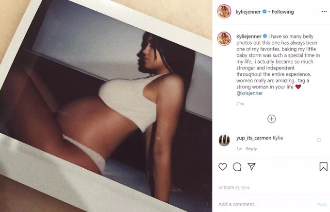 Eines der wenigen Bildern, die Kylie Jenner über ihre Schwangerschaft teilte. Kylie Jenner