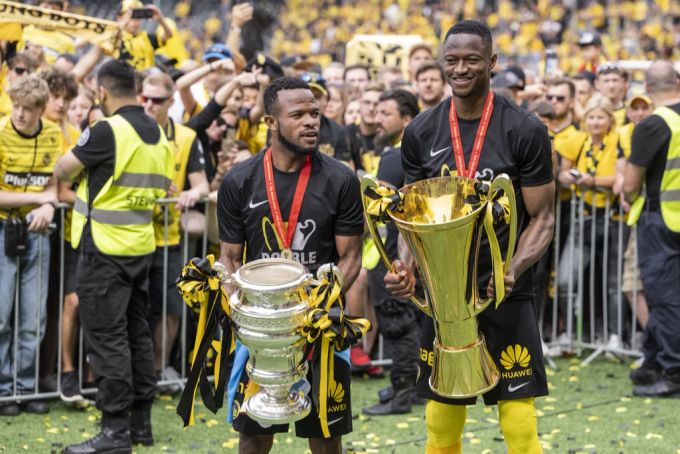 Mohamed Ali Camara (r.) spielt seit fünf Jahren bei YB. YB