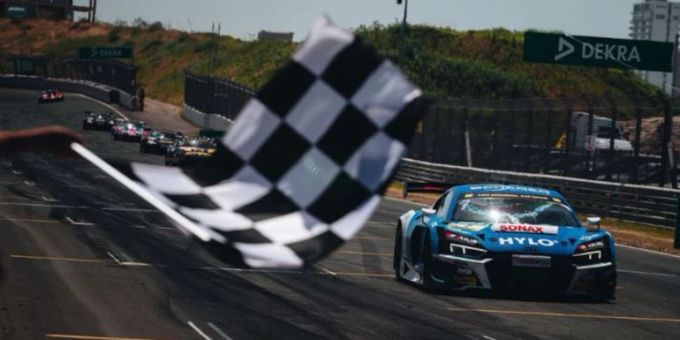 Start-Ziel-Sieg - Aargauer Ricardo Feller gewinnt in der DTM