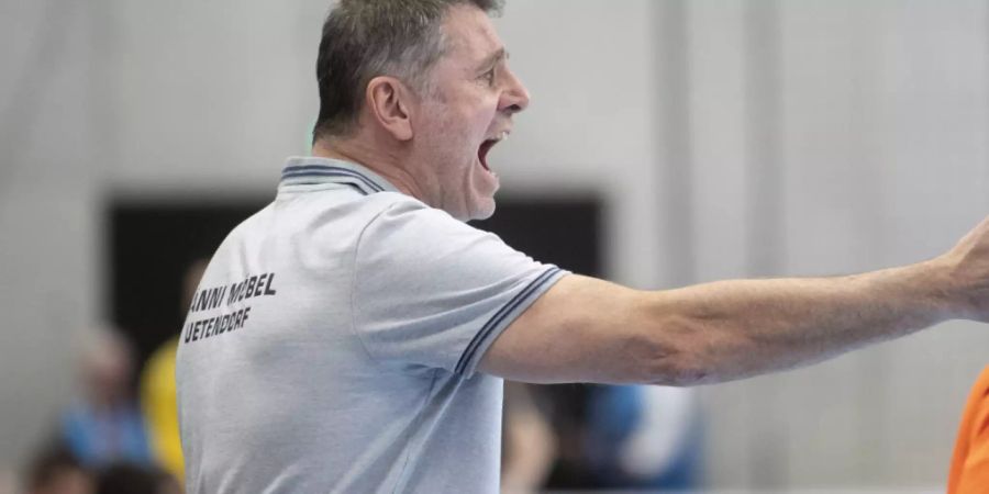 Der Thuner Trainer Martin Rubin führte sein Team zu einem problemlosen Sieg (Archivbild)