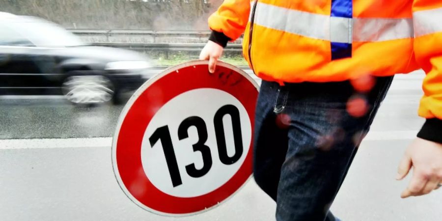 Polizeigewerkschaft fordert Gutachten zu Tempolimit