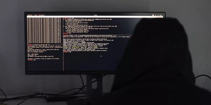 Cyberkriminelle erfinden immer neue Tricks. (Symbolbild). Microsoft Excel Hacker Code