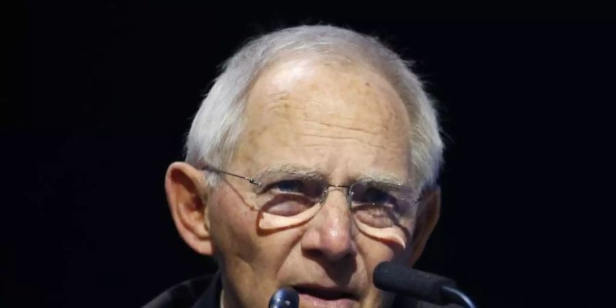 Bundestagspräsident Wolfgang Schäuble: «Es gibt Klimaschutz nicht zum Nulltarif.». Foto: Darko Vojinovic/AP/dpa