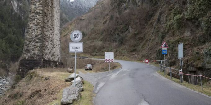 Die Bristenstrasse zwischen Amsteg und Bristen (Symbolbild). Amsteg Bristen