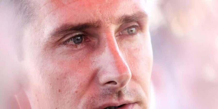 Miroslav Klose ist ein Fan von Bayern-Stürmer Robert Lewandowski. Foto: Christian Charisius/dpa