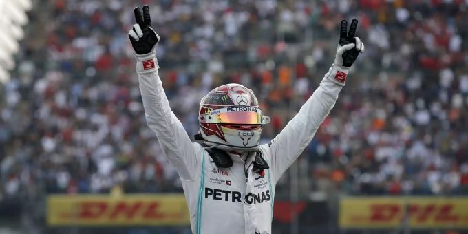 Die Krönung ist geglückt: Lewis Hamilton steht zum sechsten Mal als Formel-1-Weltmeister fest. Lewis Hamilton