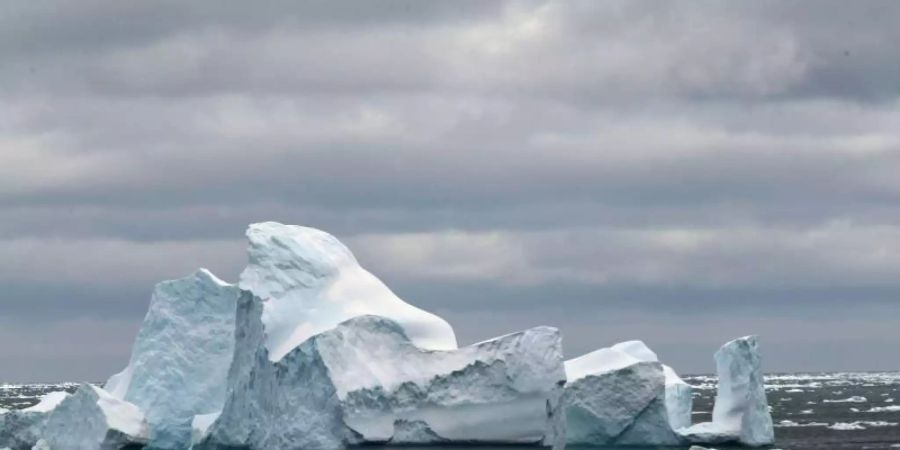 Ein Eisberg, der vom Forschungsschiff «Xue Long» aus fotografiert wurde, im Südpolarmeer. Foto: Liu Shiping/XinHua