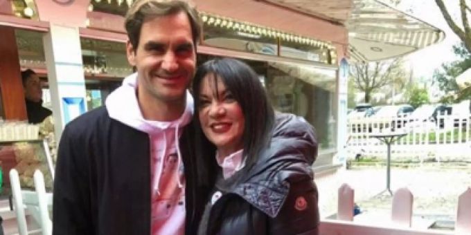 Roger Federer, hier mit Mary-Jose Knie, besuchte den Traditions-Zirkus in Chur. Roger Federer im Zirkus