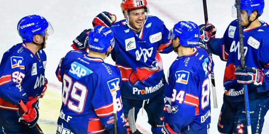 Adler Mannheim bleibt an der Tabellenspitze der DEL. Foto: Uwe Anspach